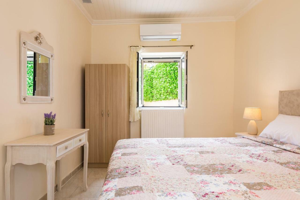 Margreco In Garitsa Villa Corfu  Buitenkant foto